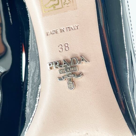 Prada Black Patent Vernice Metal Triangle Logo Block Heel Loafer Pumps IT 38 - Picture 14 of 14